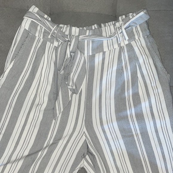 American Eagle Outfitters High Waisted Paperbag Pants - Picture 4 of 12